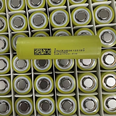 21700 batteria agli ioni di litio, capacità 5000 mAh, velocità di scarica 3C 15A.