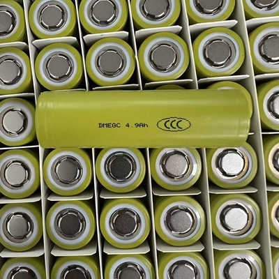 21700 batteria agli ioni di litio, capacità 5000 mAh, velocità di scarica 3C 15A.